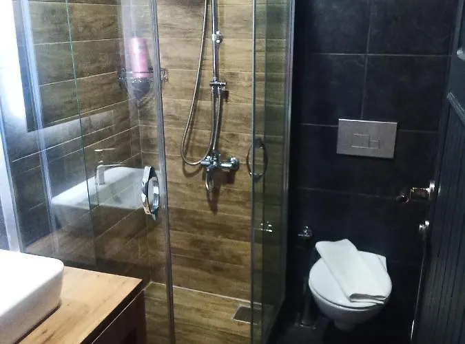 Hotel Yolo