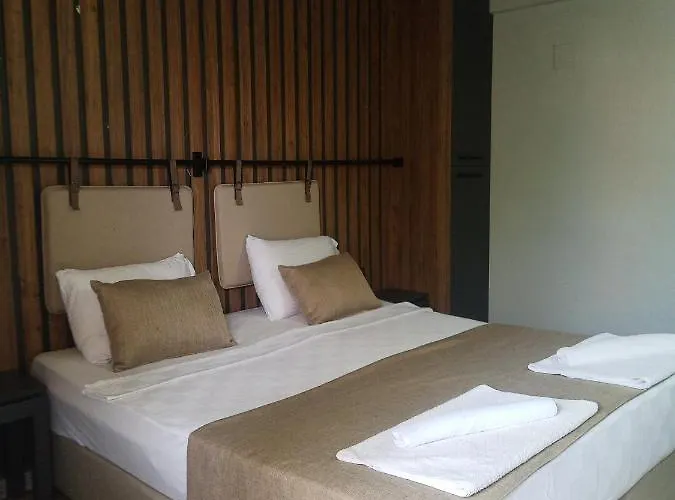 Yolo Hotel