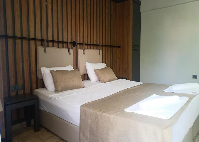 Hotel Yolo
