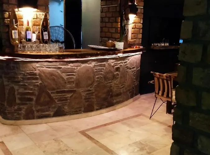 Hotel Yolo *